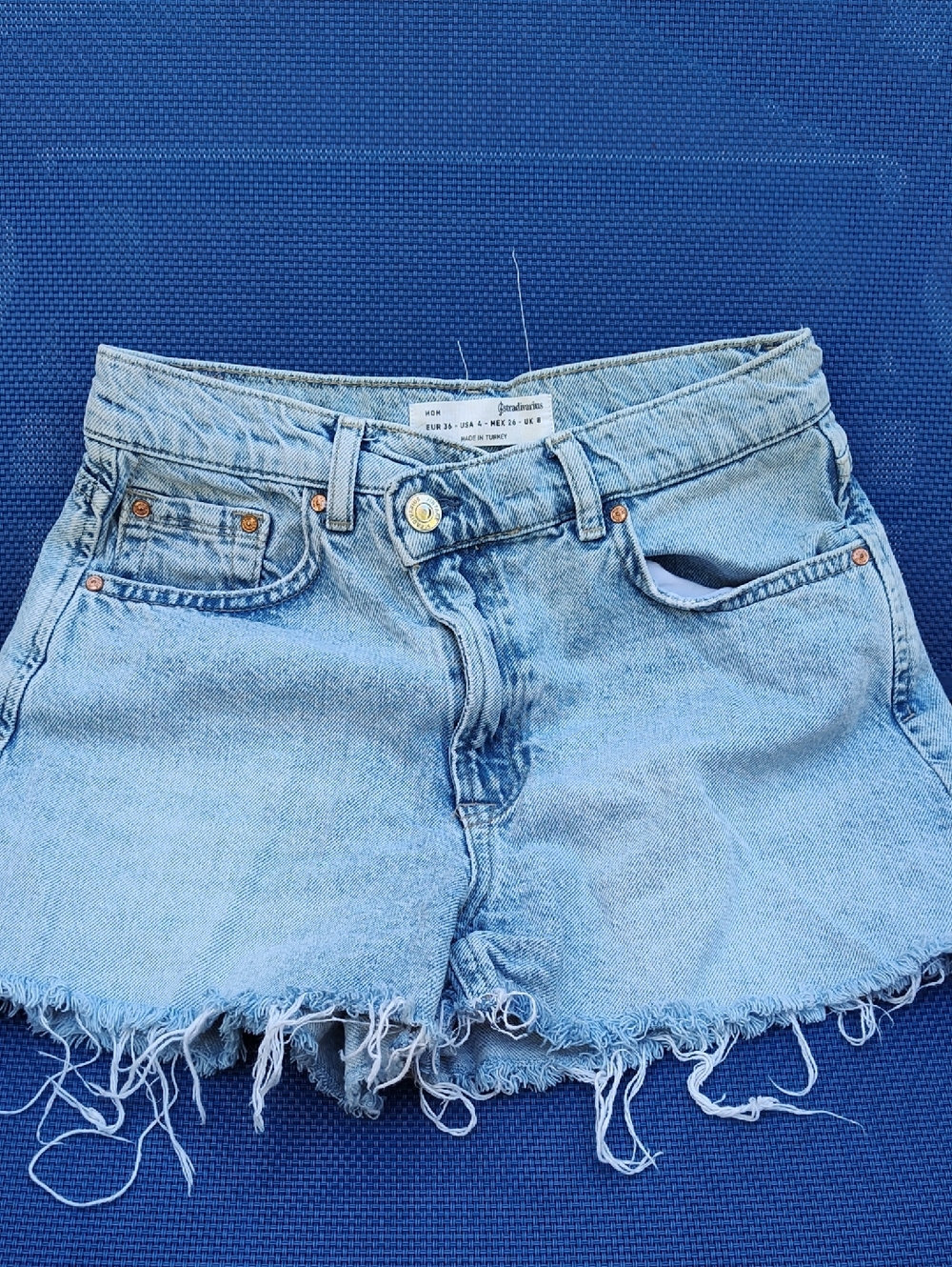 Stradivarius MOM Jeans Cut Off Shorts Size 4